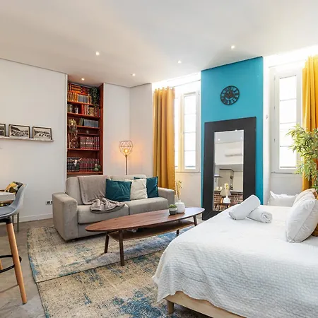 Cosy In The Old Town Near Garibaldi Square Apartment *
